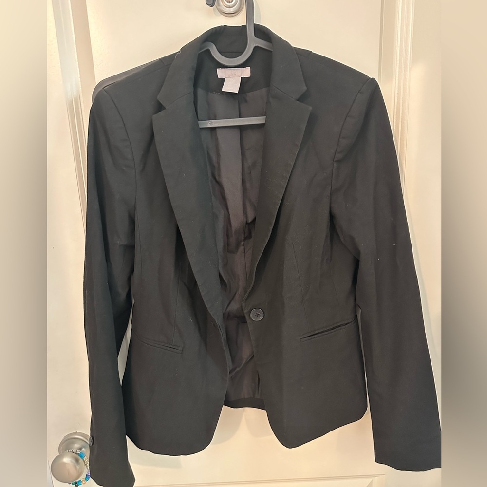 H&M Classic Black Blazer – Timeless & Versatile